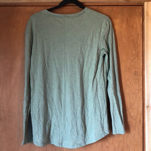 True Craft sage green high low long sleeved tee - Picture 7 of 7